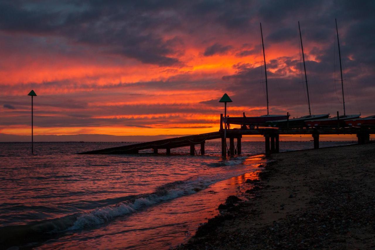 Roslin Beach Hotel Southend-on-Sea Buitenkant foto