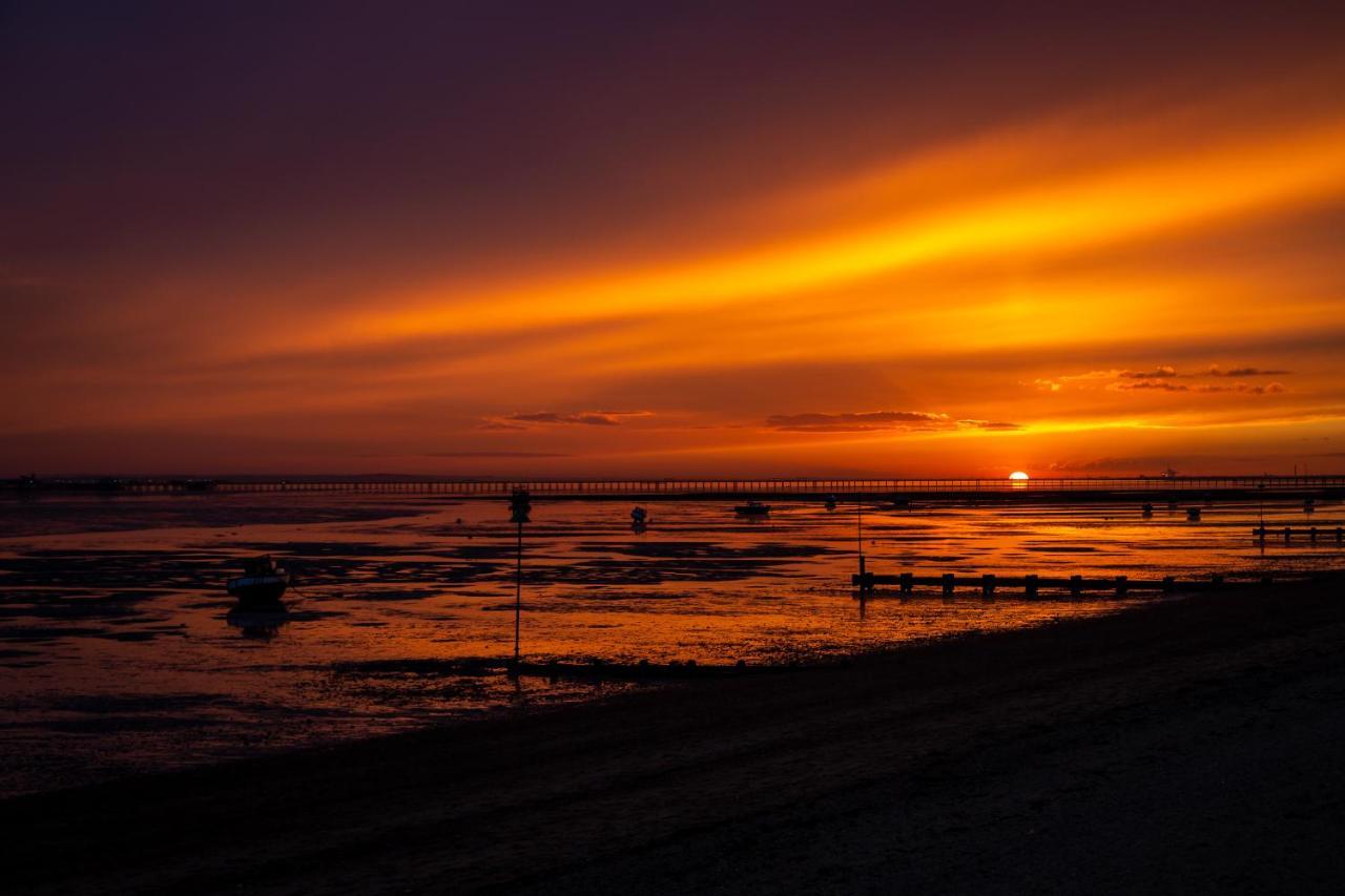 Roslin Beach Hotel Southend-on-Sea Buitenkant foto